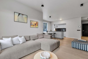 City Lux 2BR & 2BA with Free Parking City Center